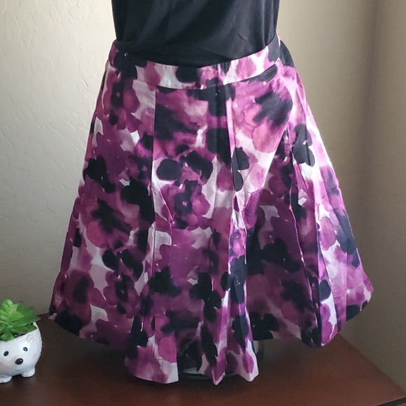 LOFT Dresses & Skirts - Floral skirt 0